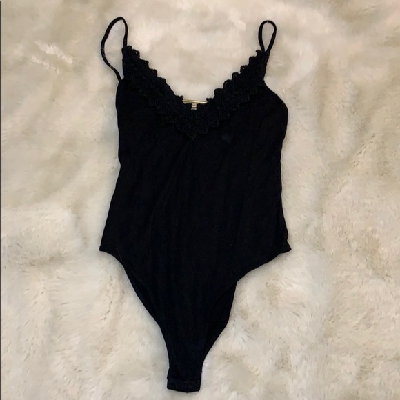 Free People Tops - Adorable lace designed body suit 😍
